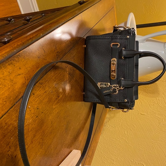 Coach Swagger Nubuck Pebble leather. - Picture 2 of 10